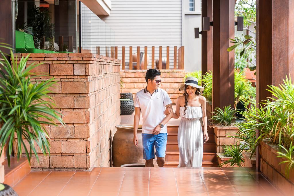 Ayrest Hua Hin Hotel Exterior foto